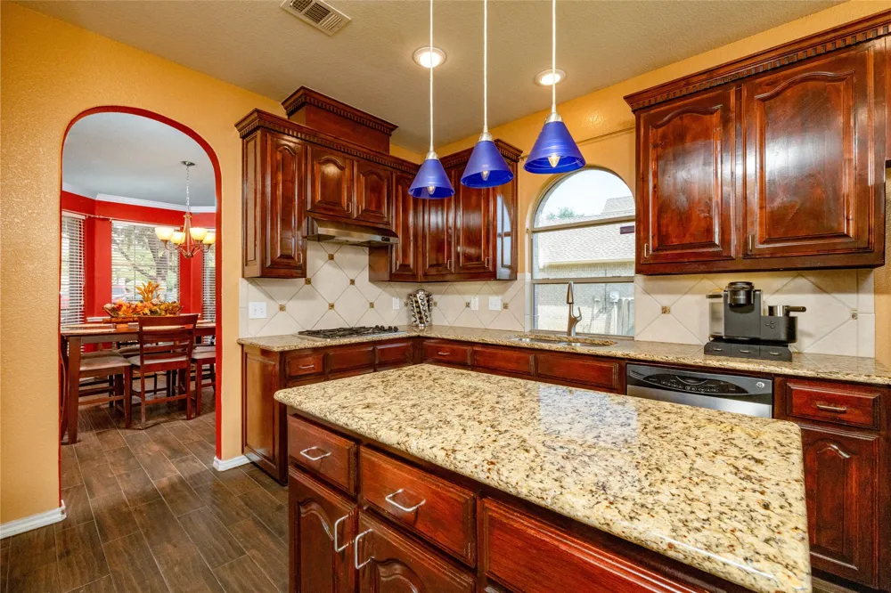 45 Beechcreek Drive Edgecliff Village, TX 76134
