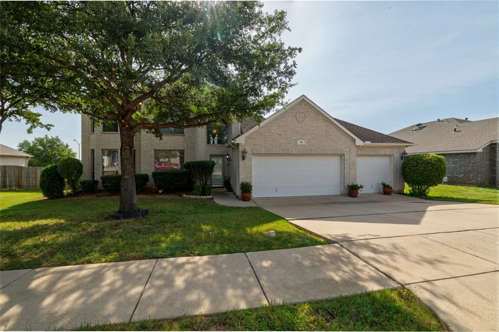 45 Beechcreek Drive Edgecliff Village, TX 76134