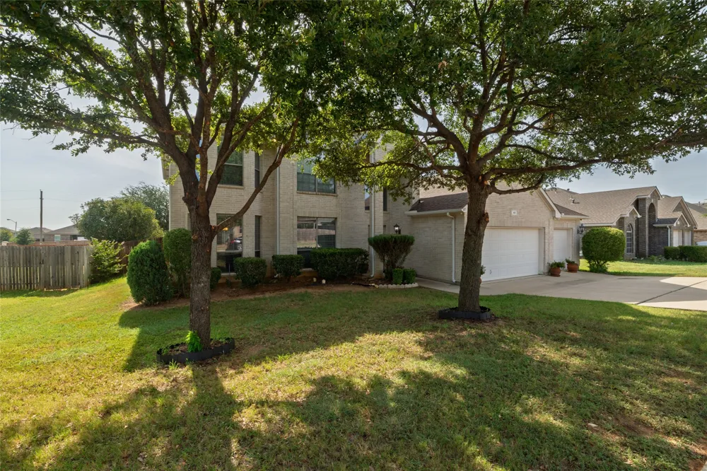 45 Beechcreek Drive Edgecliff Village, TX 76134