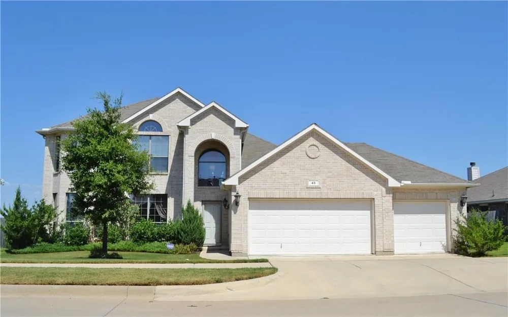 45 Beechcreek Drive Edgecliff Village, TX 76134