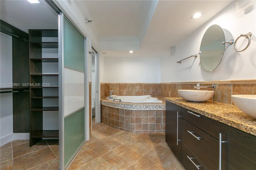 3500 Mystic Pointe Dr #3702 Aventura, FL 33180