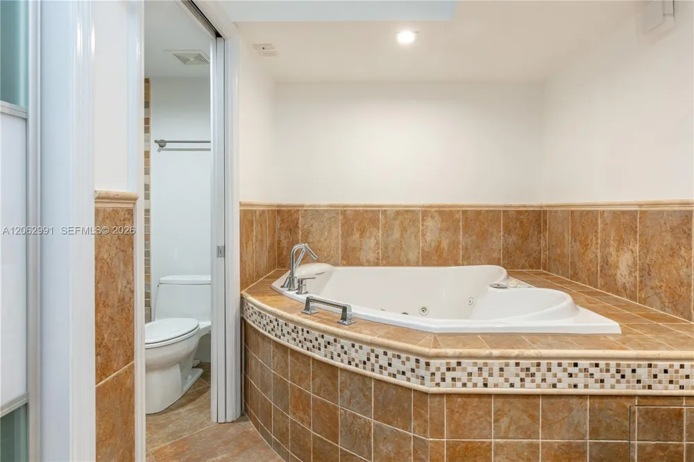 3500 Mystic Pointe Dr #3702 Aventura, FL 33180