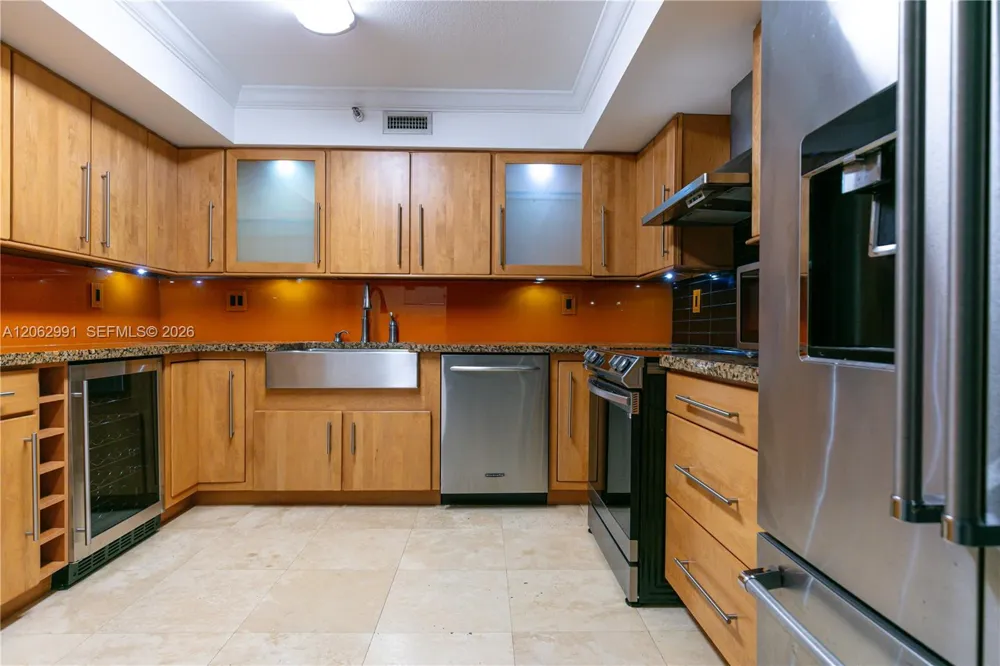 3500 Mystic Pointe Dr #3702 Aventura, FL 33180