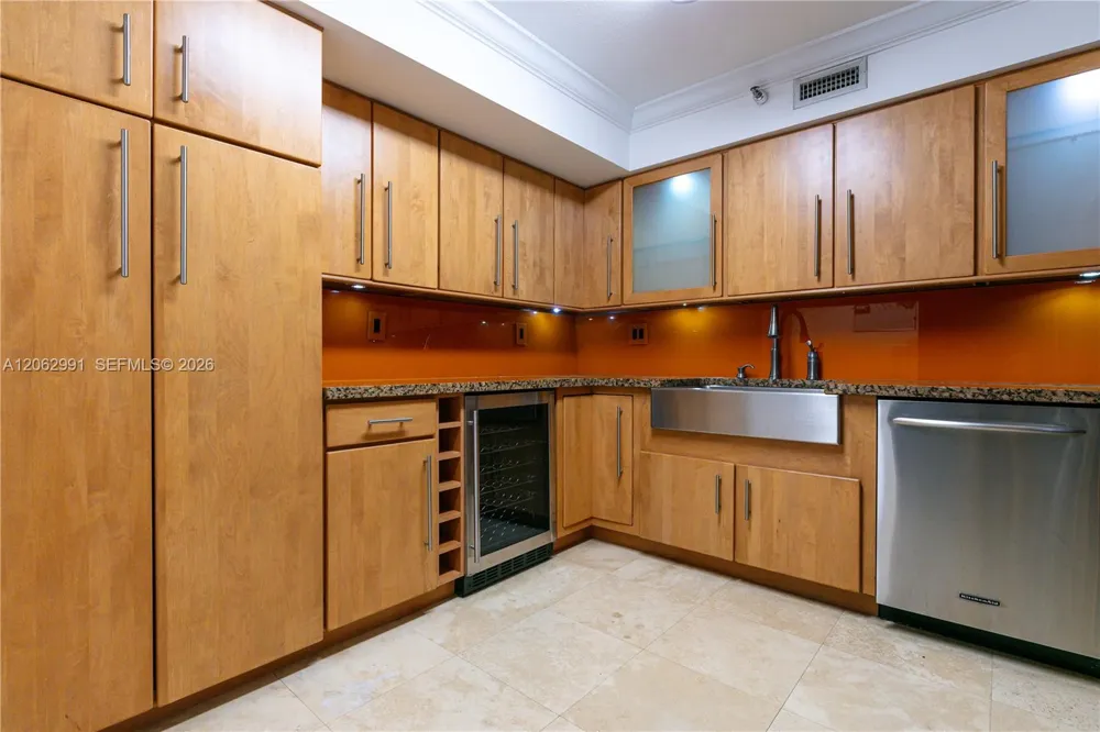 3500 Mystic Pointe Dr #3702 Aventura, FL 33180