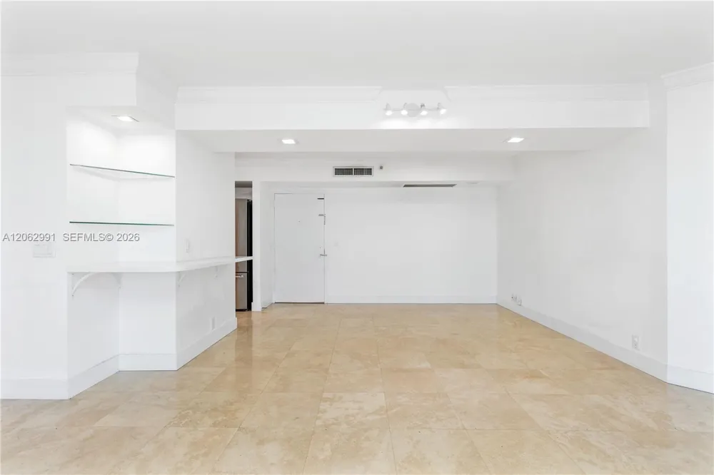 3500 Mystic Pointe Dr #3702 Aventura, FL 33180
