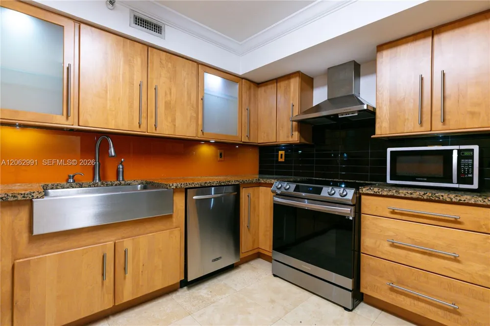 3500 Mystic Pointe Dr #3702 Aventura, FL 33180