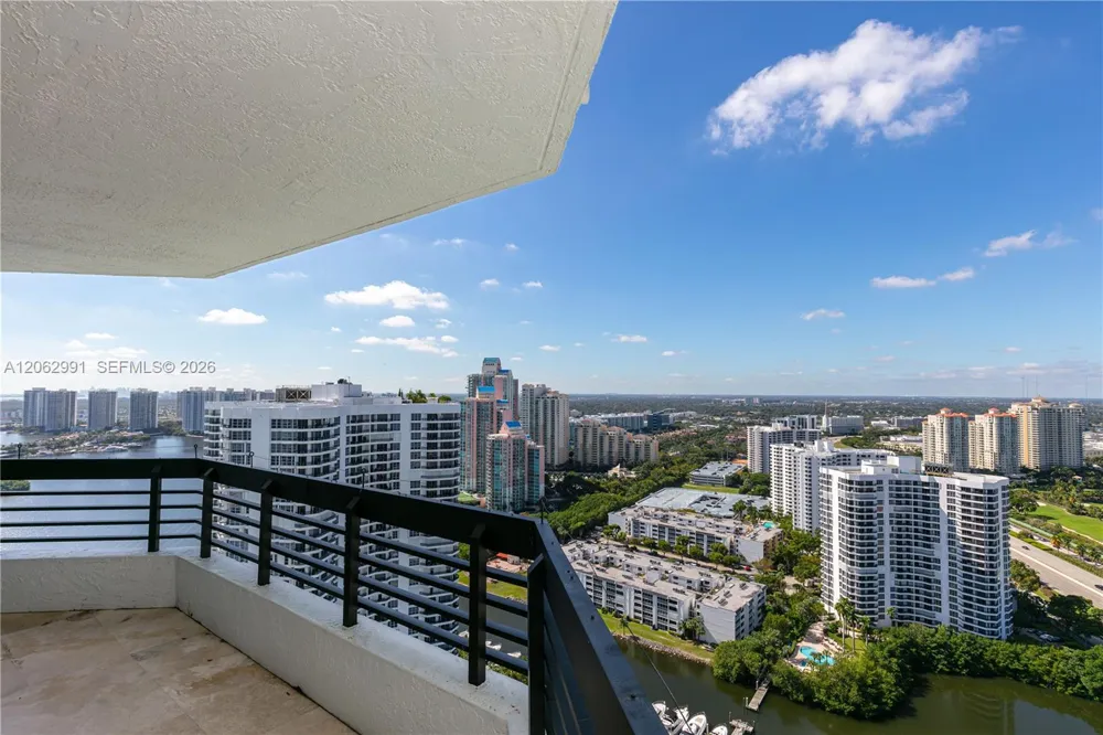 3500 Mystic Pointe Dr #3702 Aventura, FL 33180
