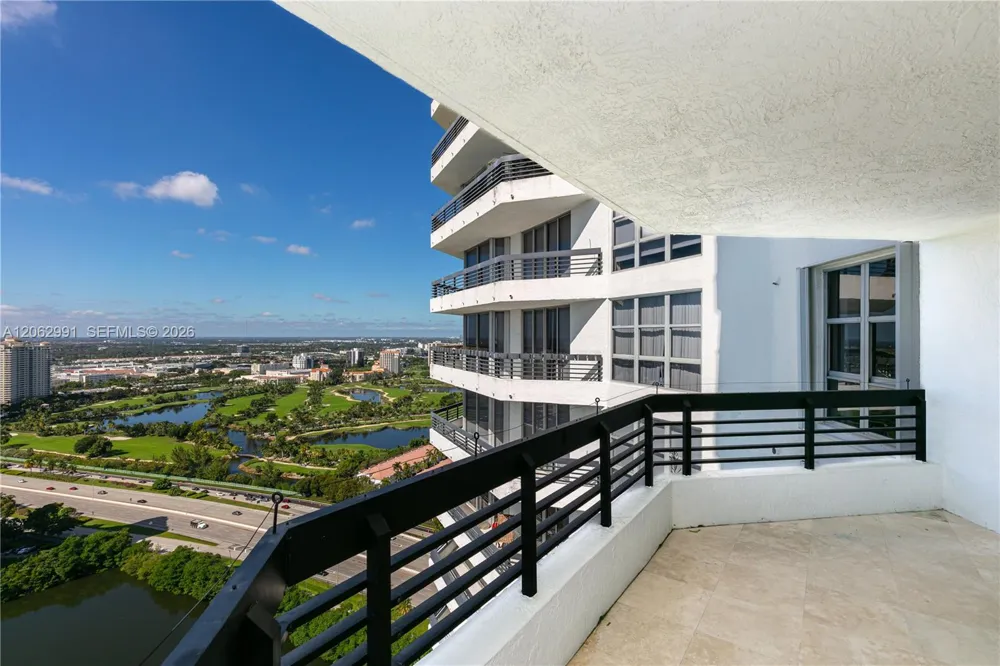 3500 Mystic Pointe Dr #3702 Aventura, FL 33180