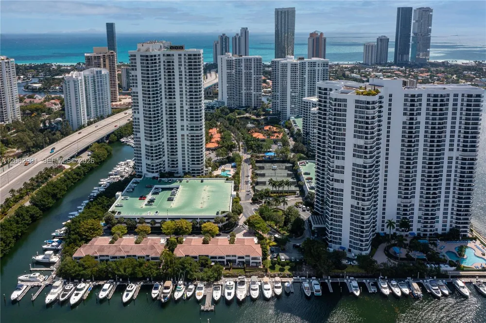 3500 Mystic Pointe Dr #3702 Aventura, FL 33180