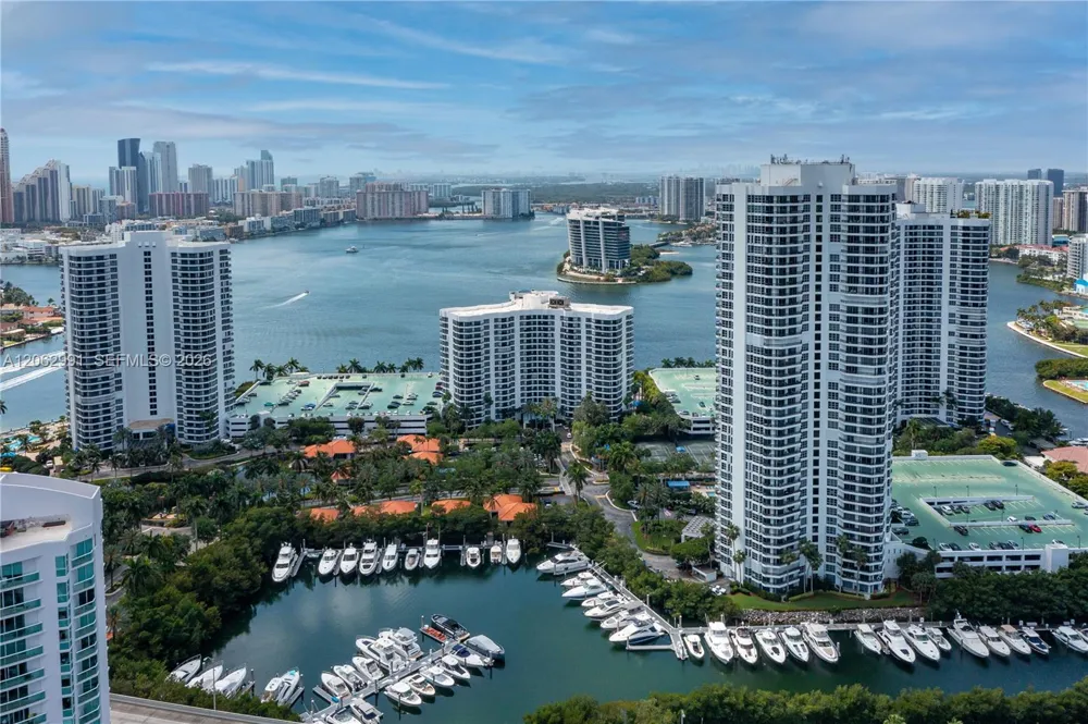 3500 Mystic Pointe Dr #3702 Aventura, FL 33180