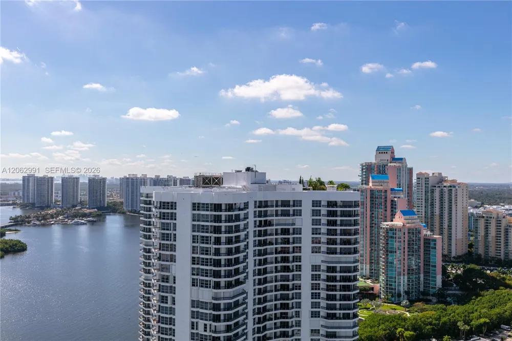 3500 Mystic Pointe Dr #3702 Aventura, FL 33180