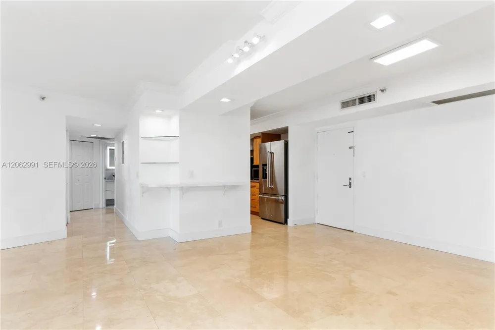 3500 Mystic Pointe Dr #3702 Aventura, FL 33180