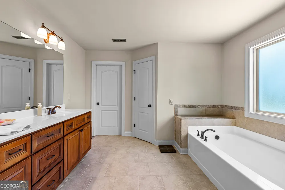 211 Fox Hall XING W Senoia, GA 30276