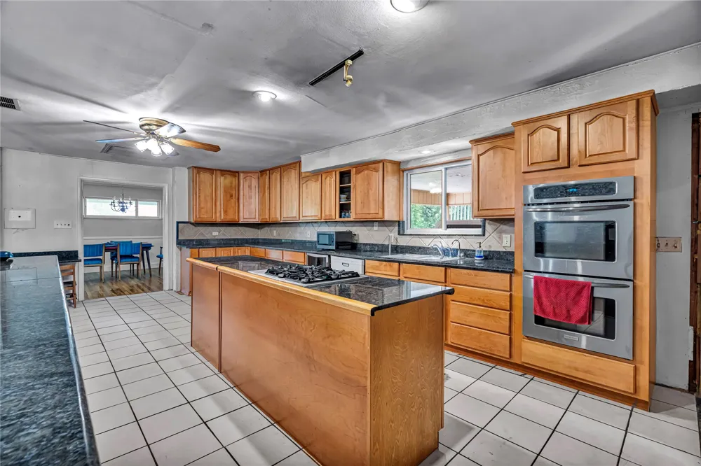 5108 Crown Road Fort Worth, TX 76114