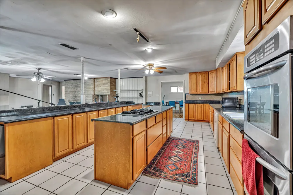 5108 Crown Road Fort Worth, TX 76114