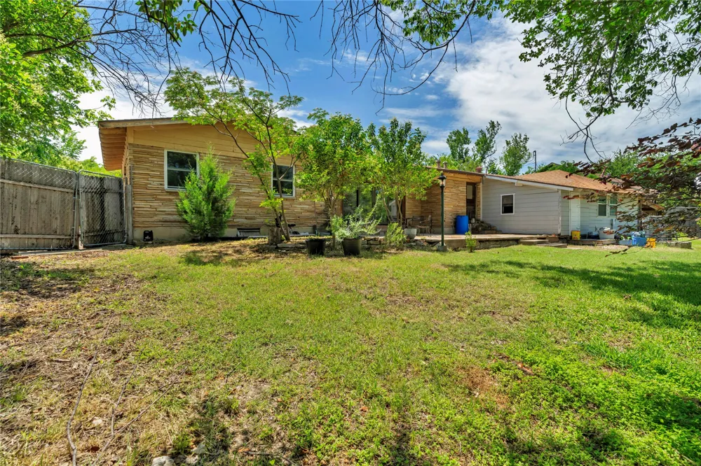 5108 Crown Road Fort Worth, TX 76114