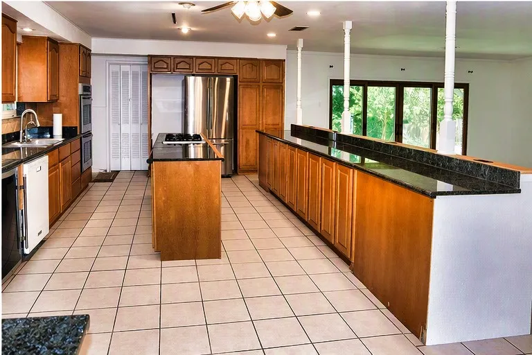 5108 Crown Road Fort Worth, TX 76114