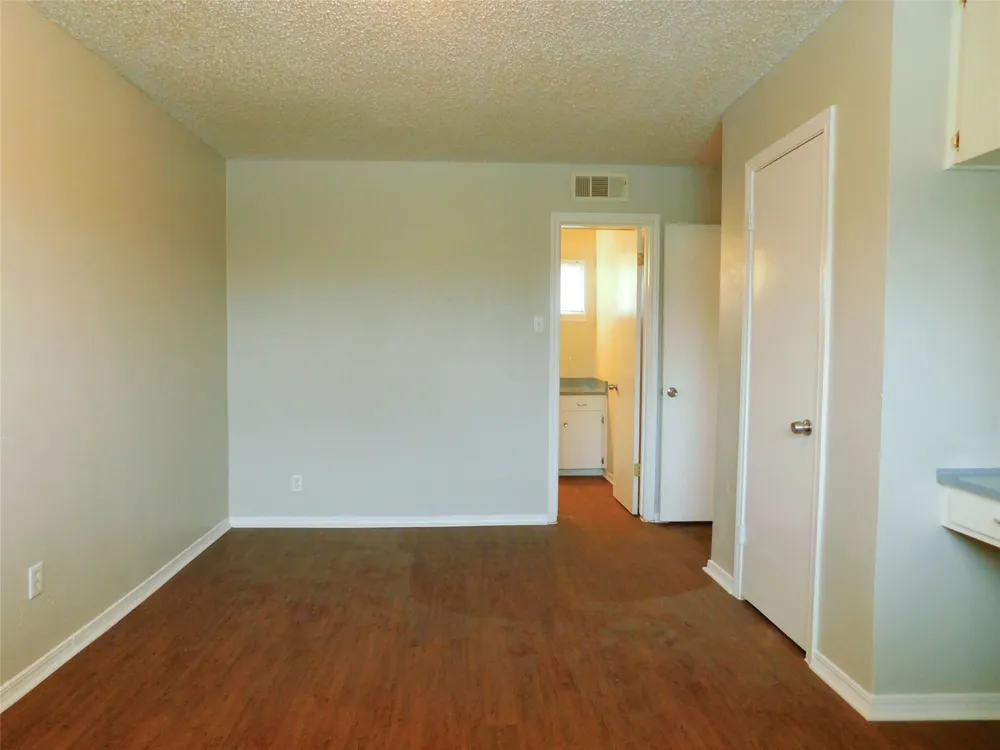 401 Betchan Street #4A Lake Dallas, TX 75065