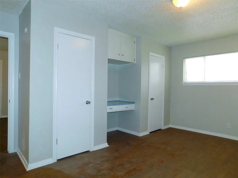 401 Betchan Street #4A Lake Dallas, TX 75065