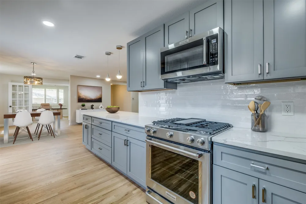 8494 Swift Avenue Dallas, TX 75228