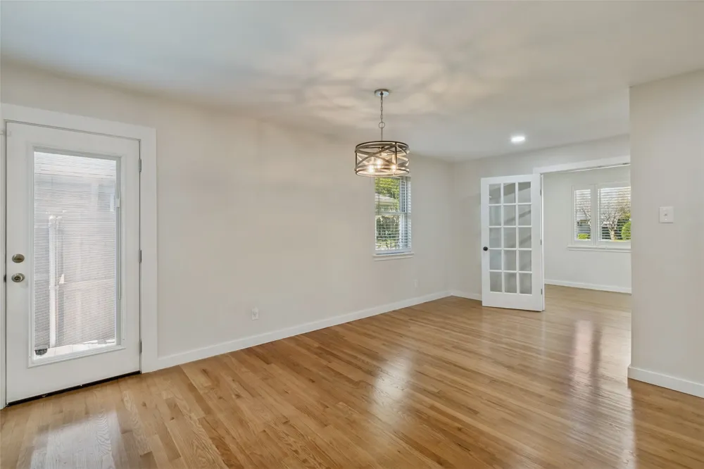 8494 Swift Avenue Dallas, TX 75228