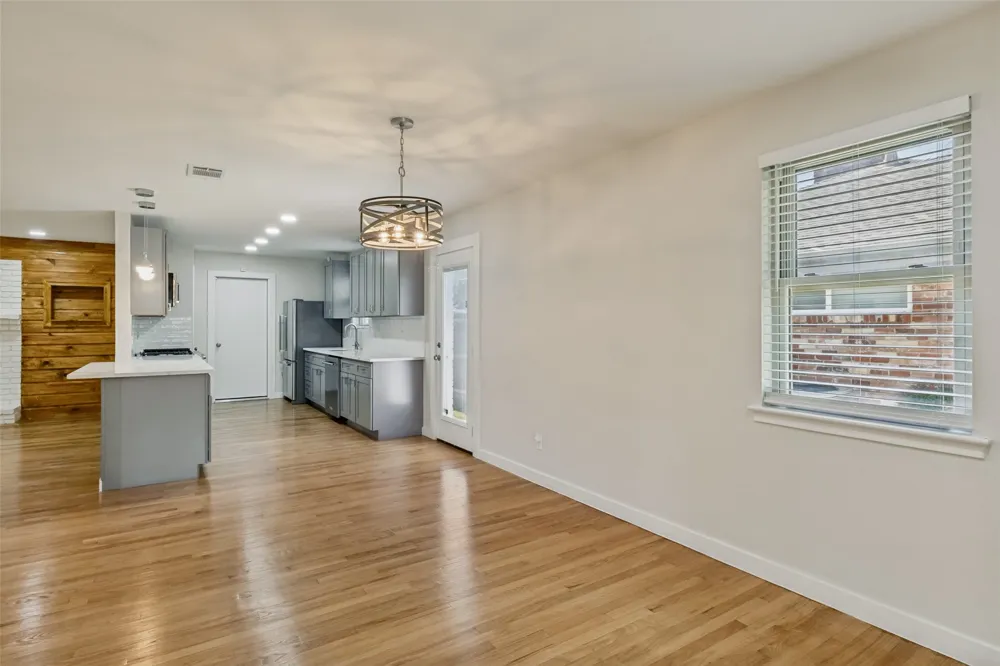 8494 Swift Avenue Dallas, TX 75228
