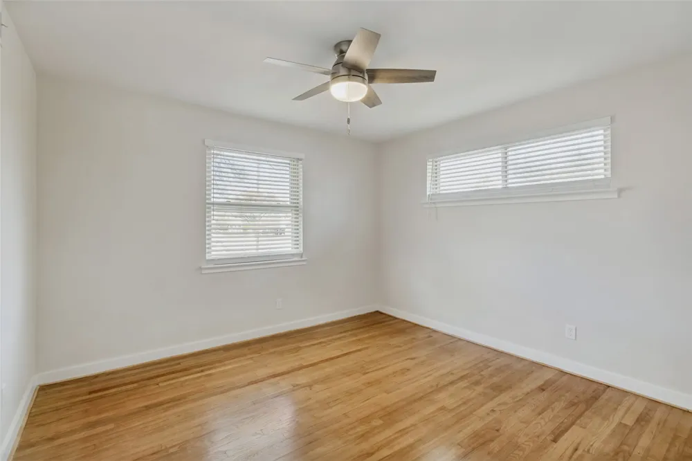 8494 Swift Avenue Dallas, TX 75228