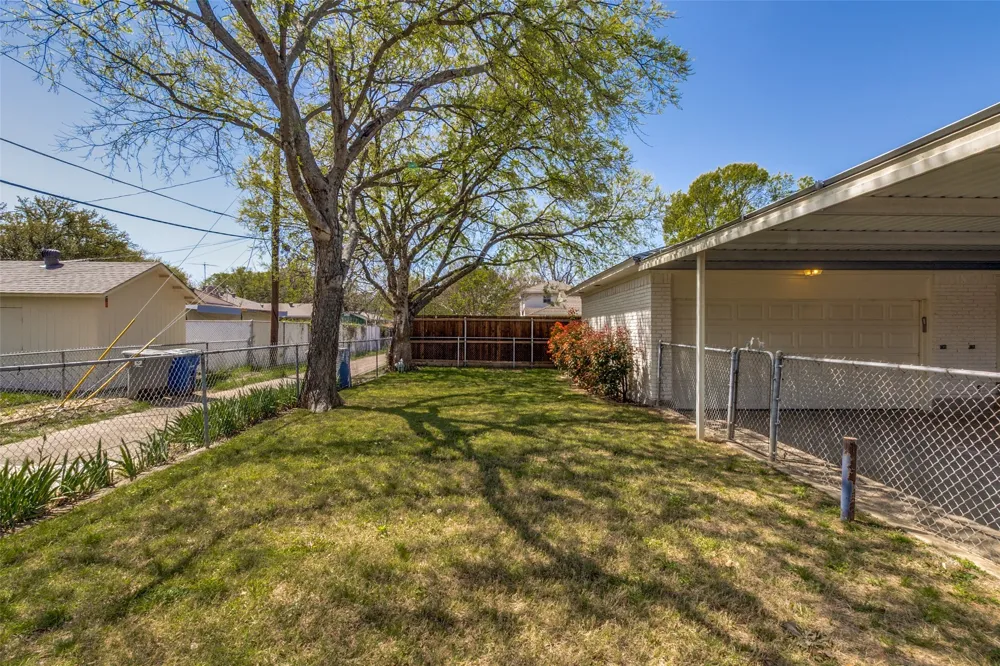 8494 Swift Avenue Dallas, TX 75228