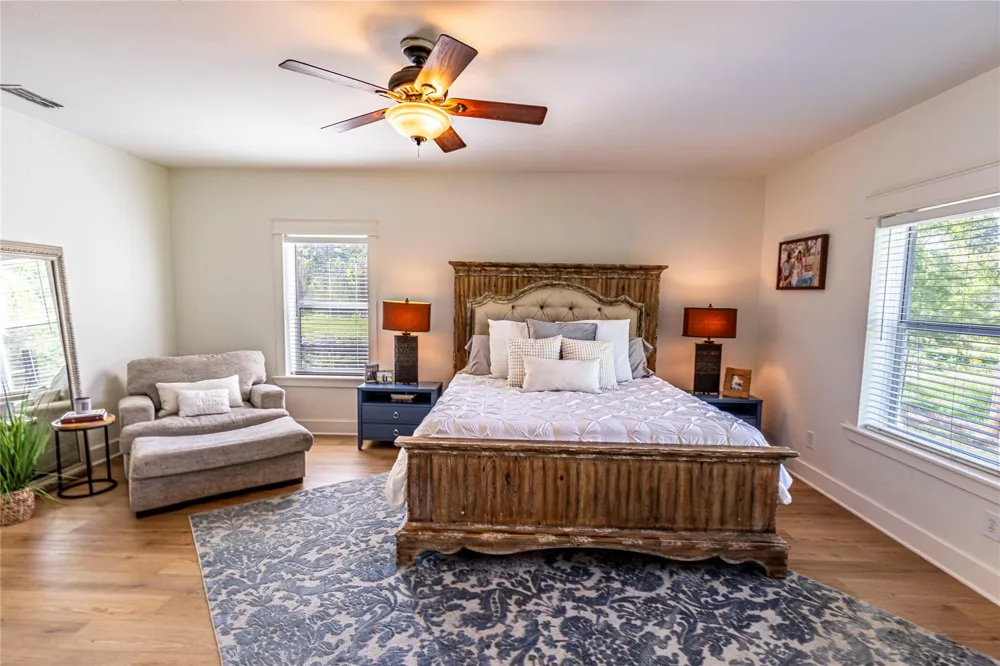 7680 Highway 36 Bellville, TX 77418