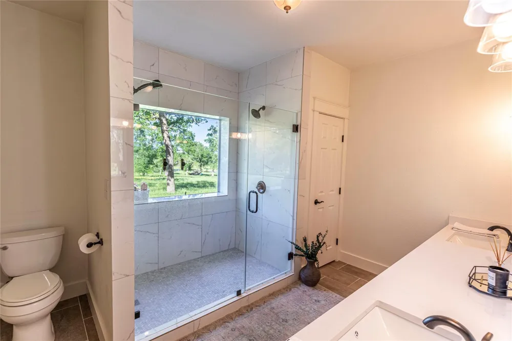 7680 Highway 36 Bellville, TX 77418
