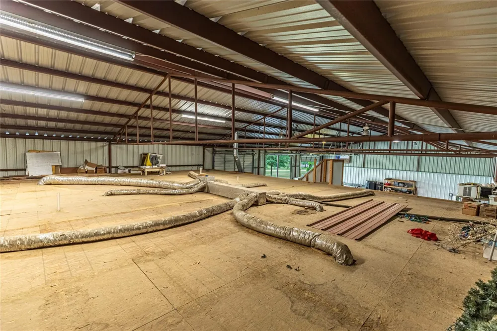 7680 Highway 36 Bellville, TX 77418