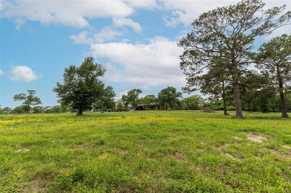 7680 Highway 36 Bellville, TX 77418
