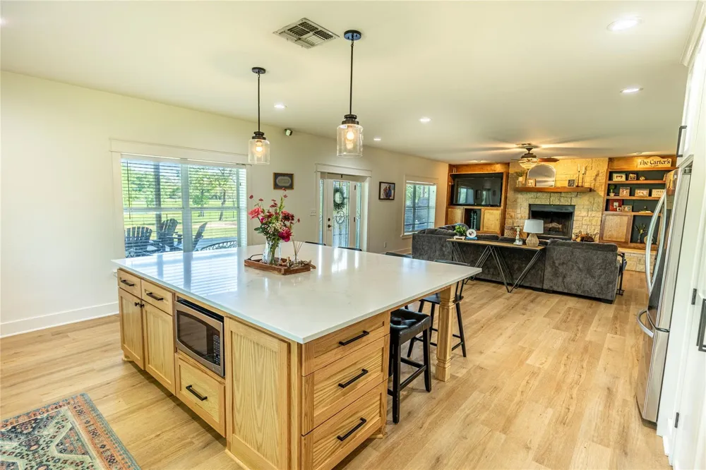 7680 Highway 36 Bellville, TX 77418