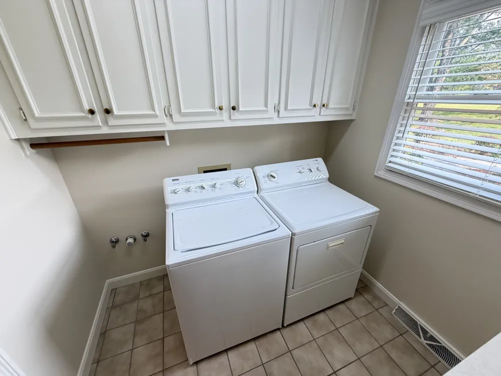 1307 Long Hollow Pike Gallatin, TN 37066