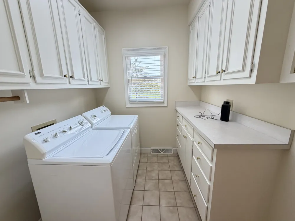 1307 Long Hollow Pike Gallatin, TN 37066