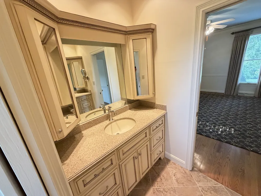 1307 Long Hollow Pike Gallatin, TN 37066