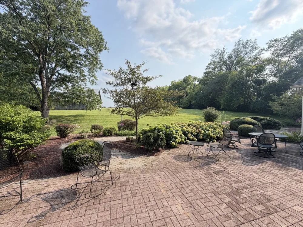 1307 Long Hollow Pike Gallatin, TN 37066