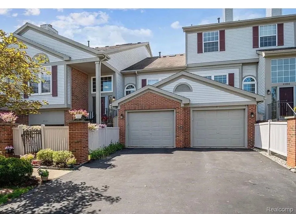 49862 Pointe Crossing Plymouth Charter Township, MI 48170