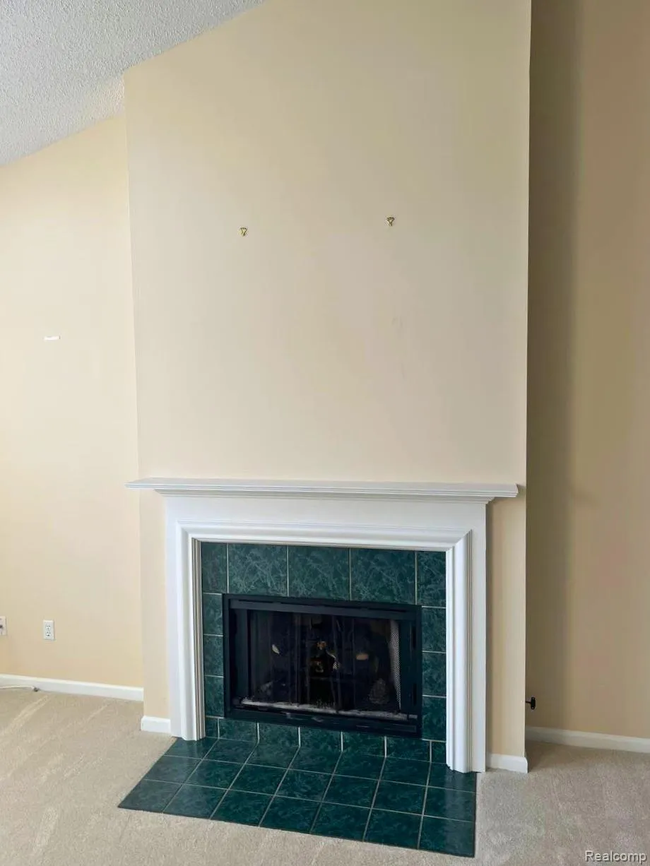 49862 Pointe Crossing Plymouth Charter Township, MI 48170