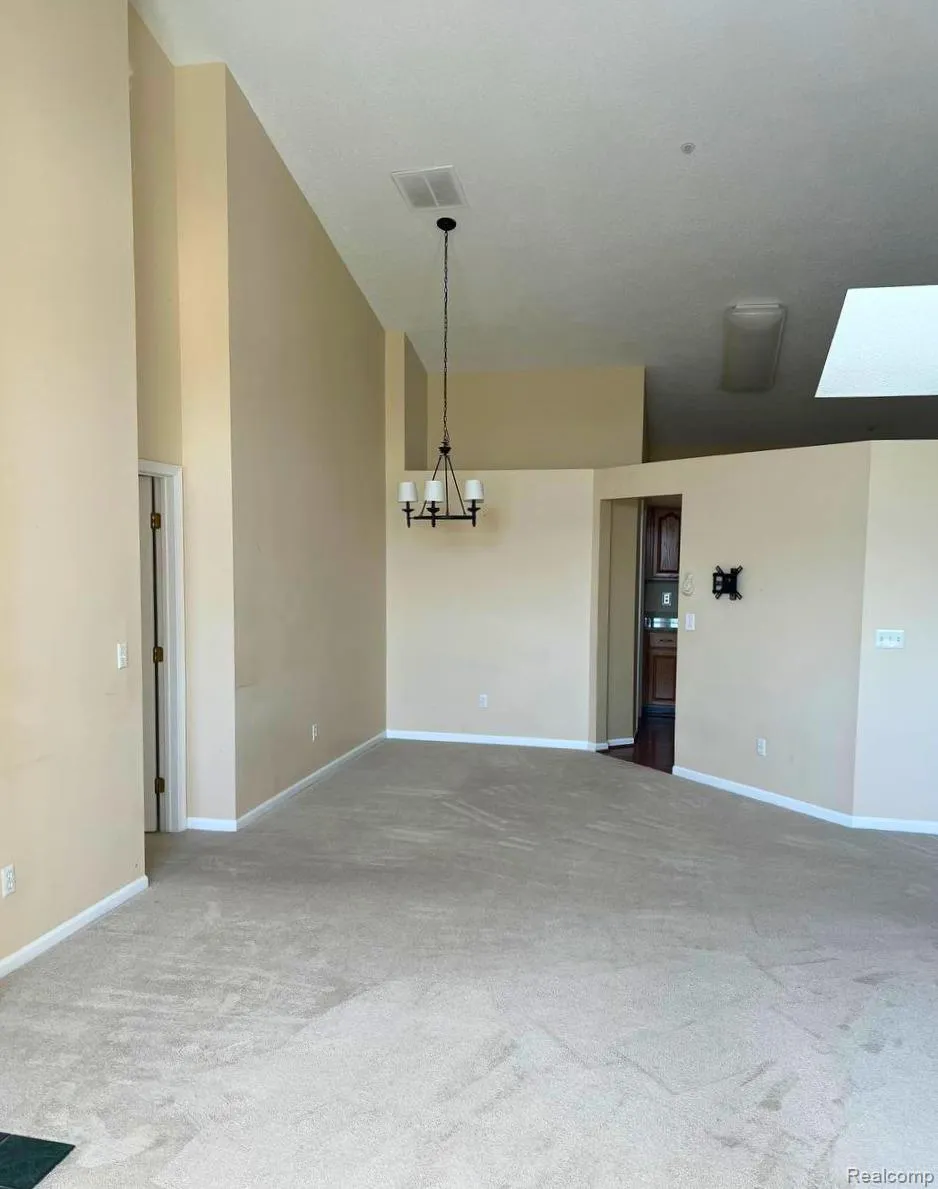 49862 Pointe Crossing Plymouth Charter Township, MI 48170