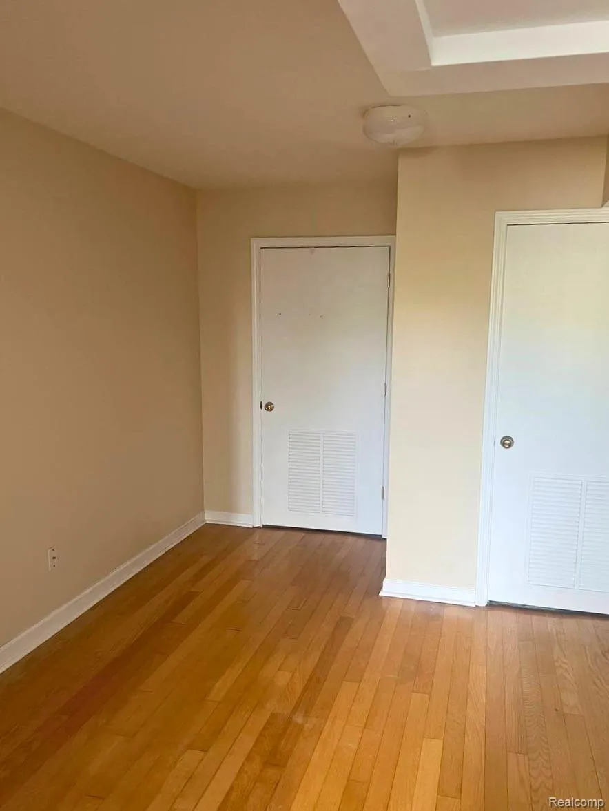 49862 Pointe Crossing Plymouth Charter Township, MI 48170