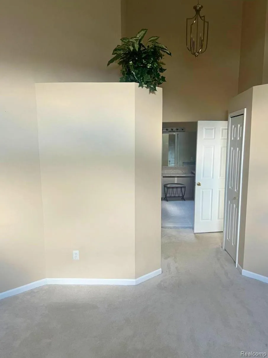 49862 Pointe Crossing Plymouth Charter Township, MI 48170