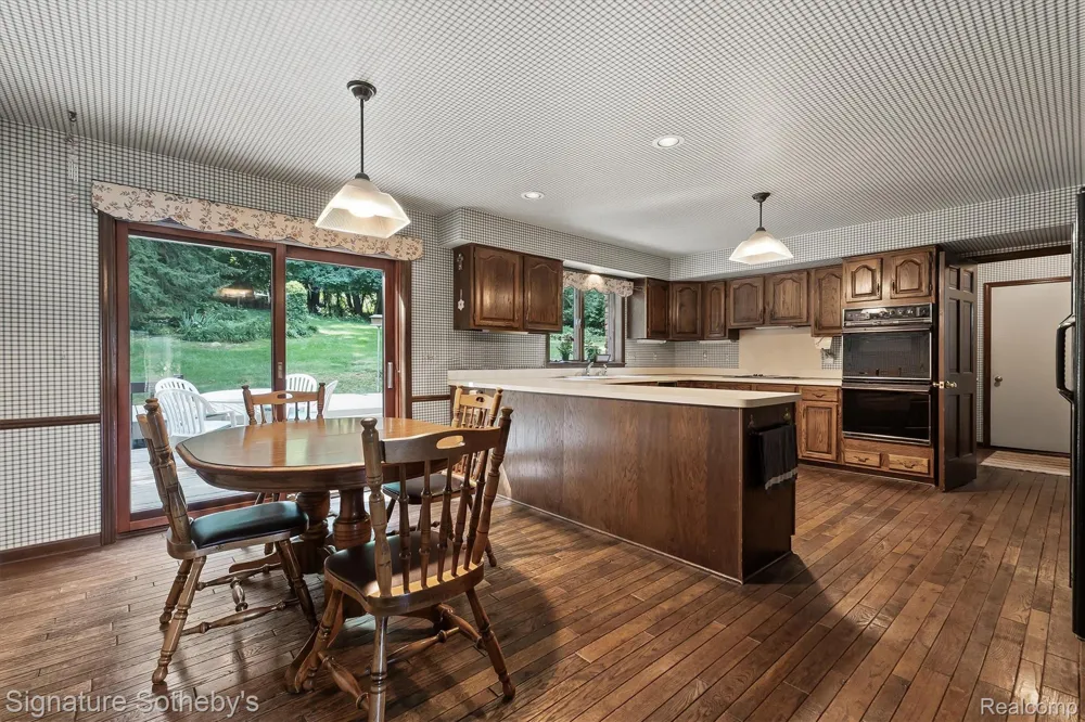 251 Woodwind Drive Bloomfield Hills City, MI 48304