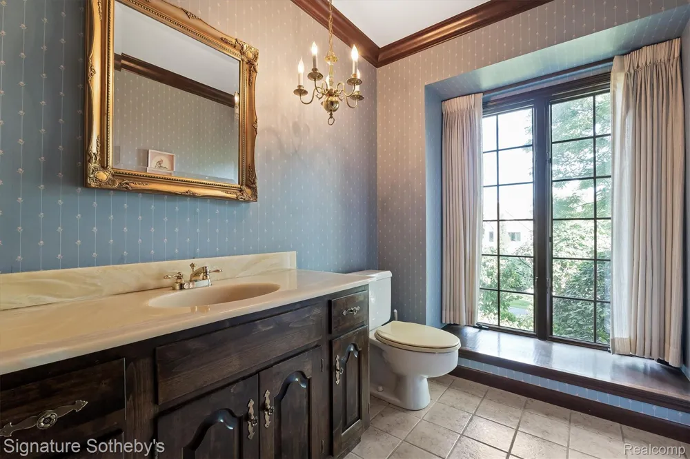 251 Woodwind Drive Bloomfield Hills City, MI 48304