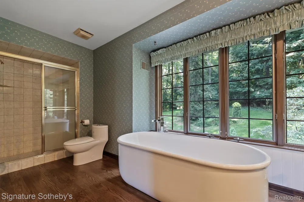 251 Woodwind Drive Bloomfield Hills City, MI 48304