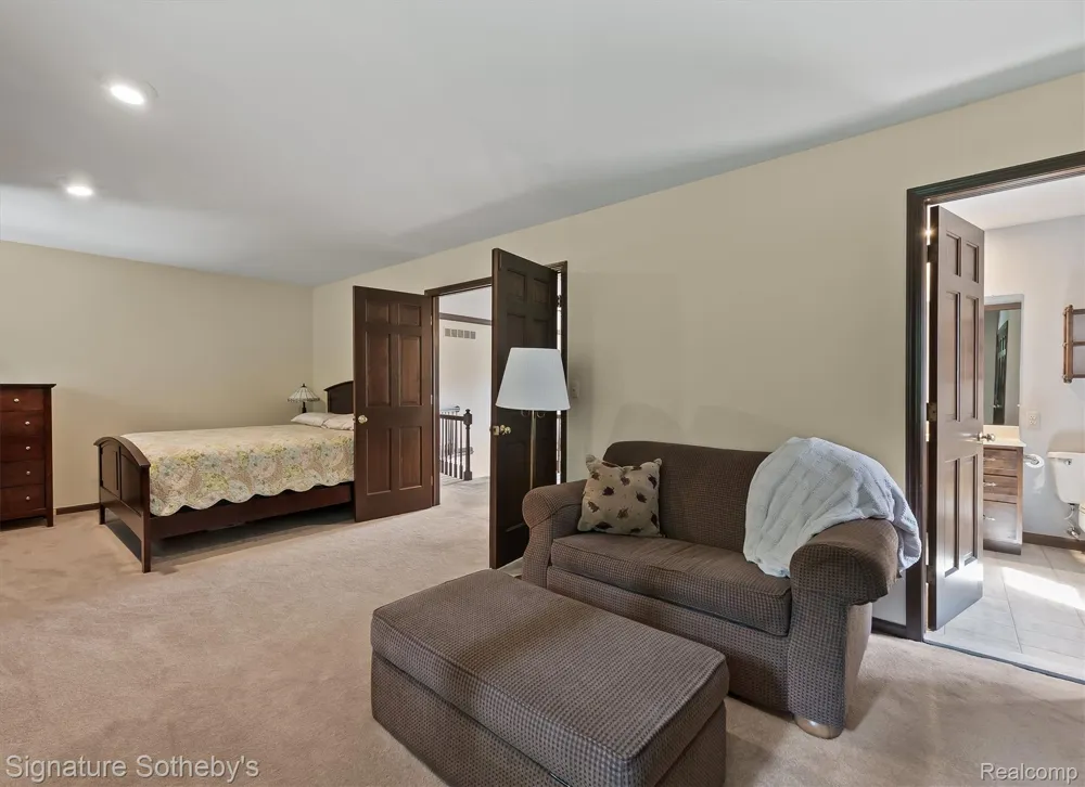 251 Woodwind Drive Bloomfield Hills City, MI 48304