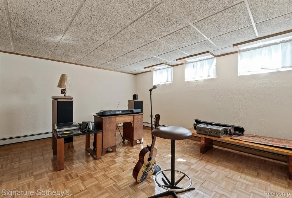 251 Woodwind Drive Bloomfield Hills City, MI 48304