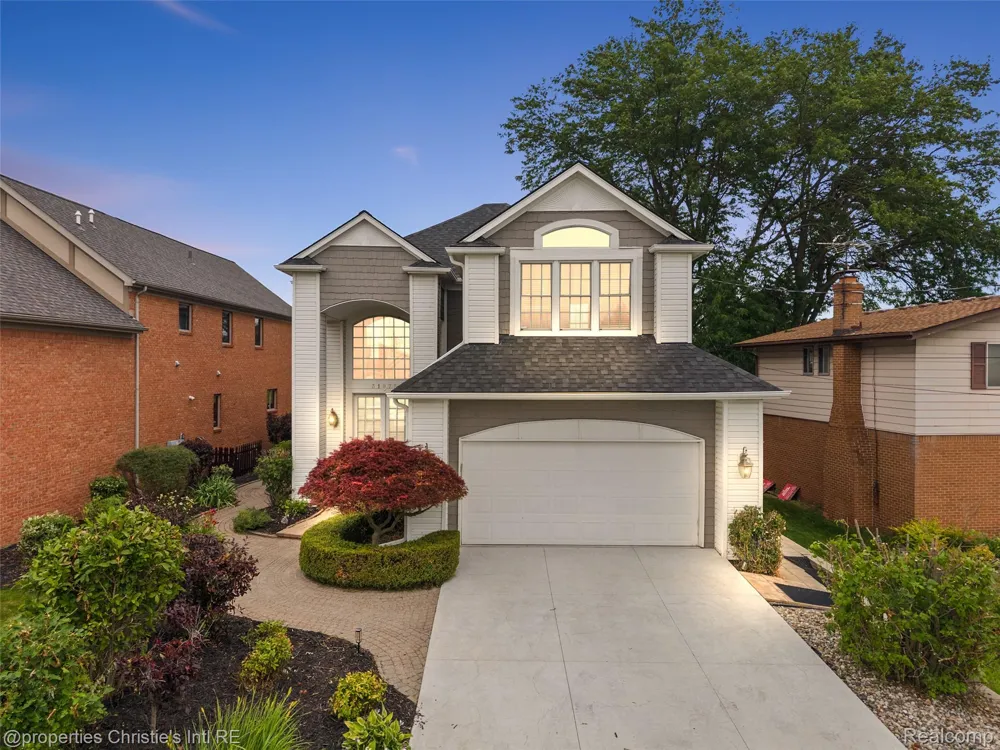 31975 Riverdale Street Harrison Charter Township, MI 48045