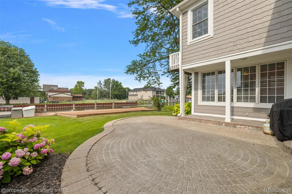 31975 Riverdale Street Harrison Charter Township, MI 48045