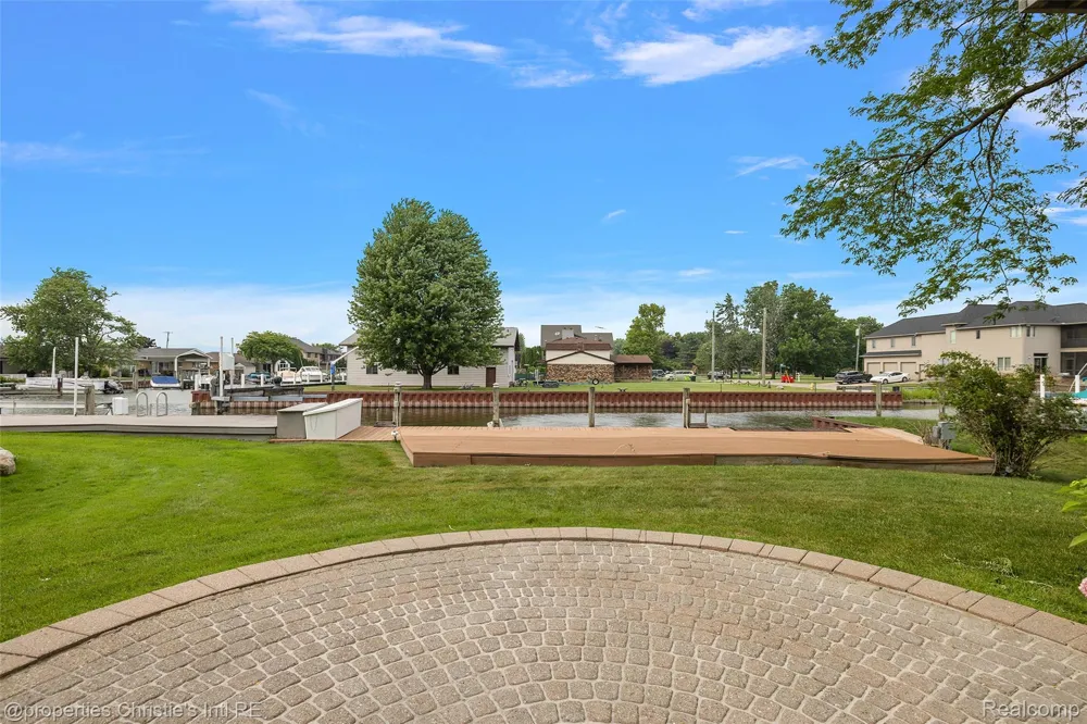 31975 Riverdale Street Harrison Charter Township, MI 48045